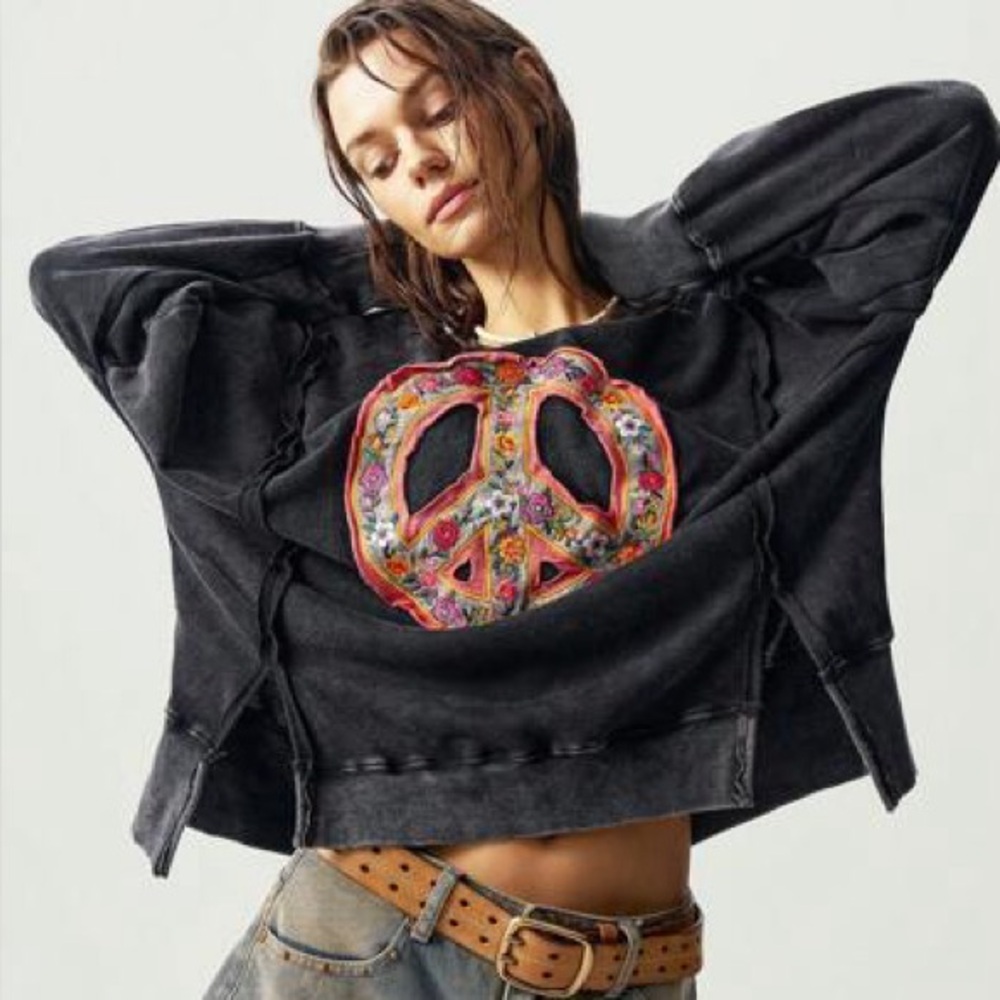 Free people women’s sweatshirt